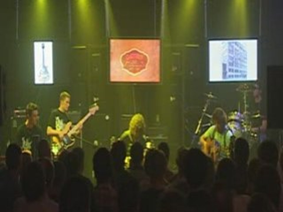 Concert de Nono (guitariste de Trust) au Marchand de Sons
