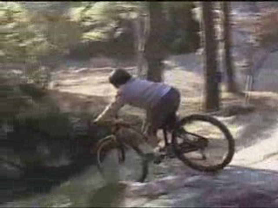 Descente Glissade en VTT avec Pierre