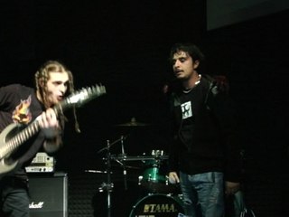 Gzero - Boom Shake The Room