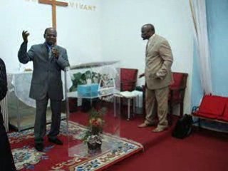 Sainteté à ton nom/Hallowed Be Your Name