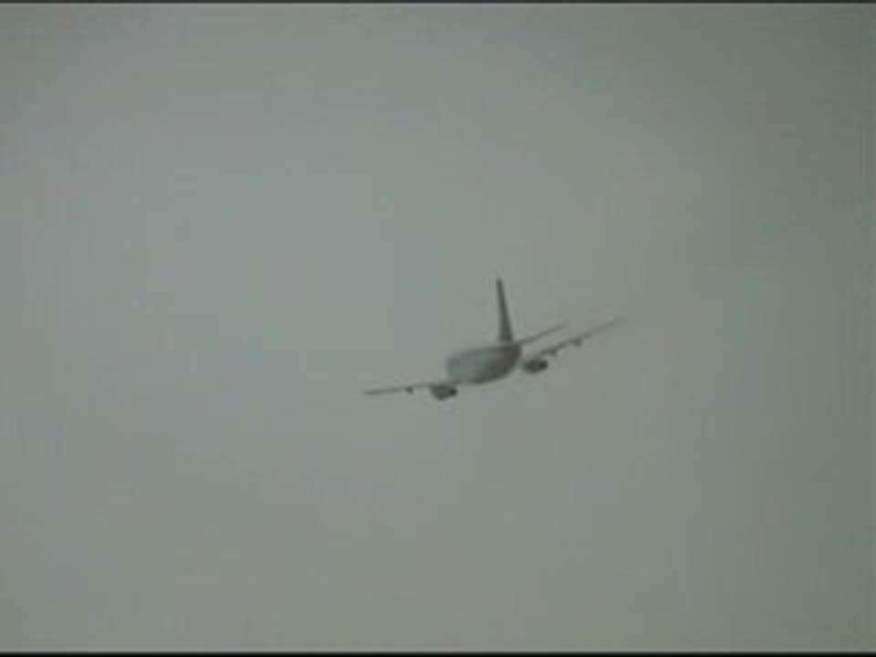 Ovni croisant un avion en Argentine