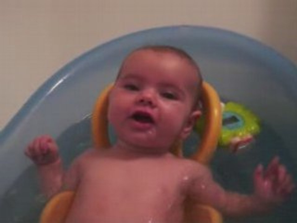 Méline future championne de natation