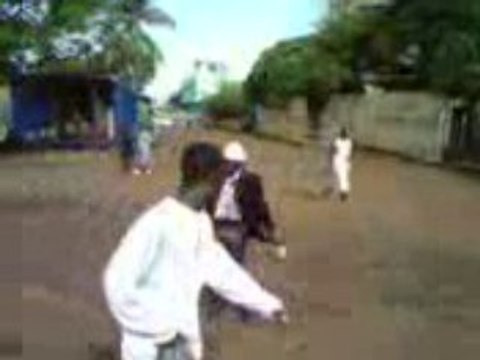 BOUG DE BAMAKO EN MODE KUDURO