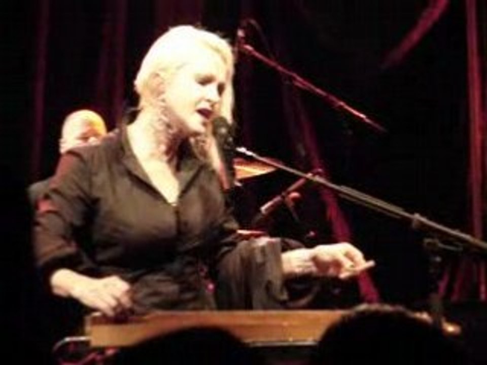 Cyndi Lauper - All through the night [Live@Bataclan]