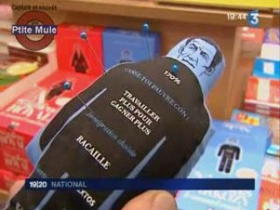 Sarkozy piqué au vif par une poupée vaudou (bleue)