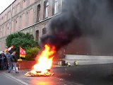 Les syndicalistes CGT brûlent des pneus à la Caudrésienne