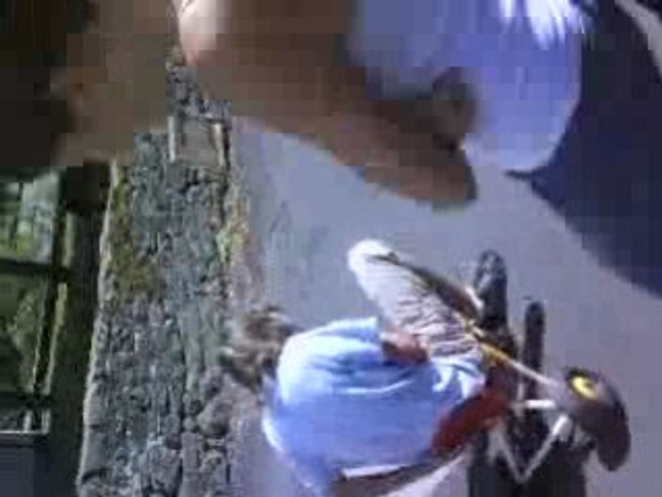 Thomas fait joujou 10/09/2008