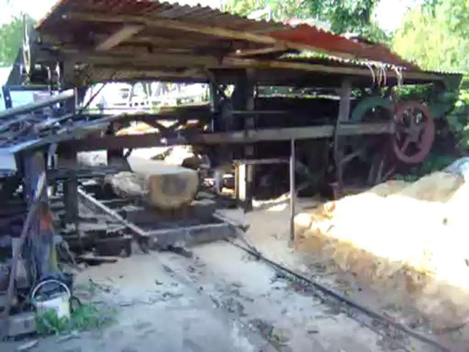 menuiserie gerard godard sciage d'une grume de chêne