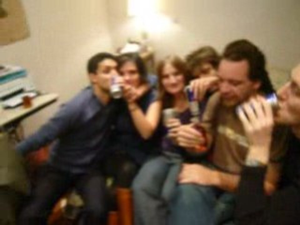 Pit Bull boisson qui donne des...(sans commentaires)