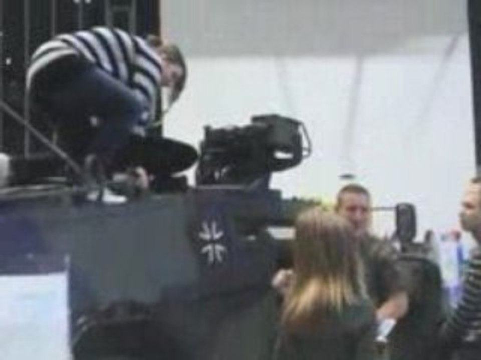 TANK GIRLS