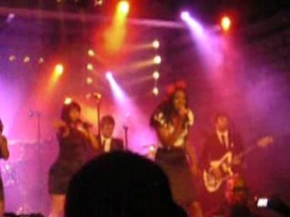 Solange - Would've been done - Live showcase in Paris