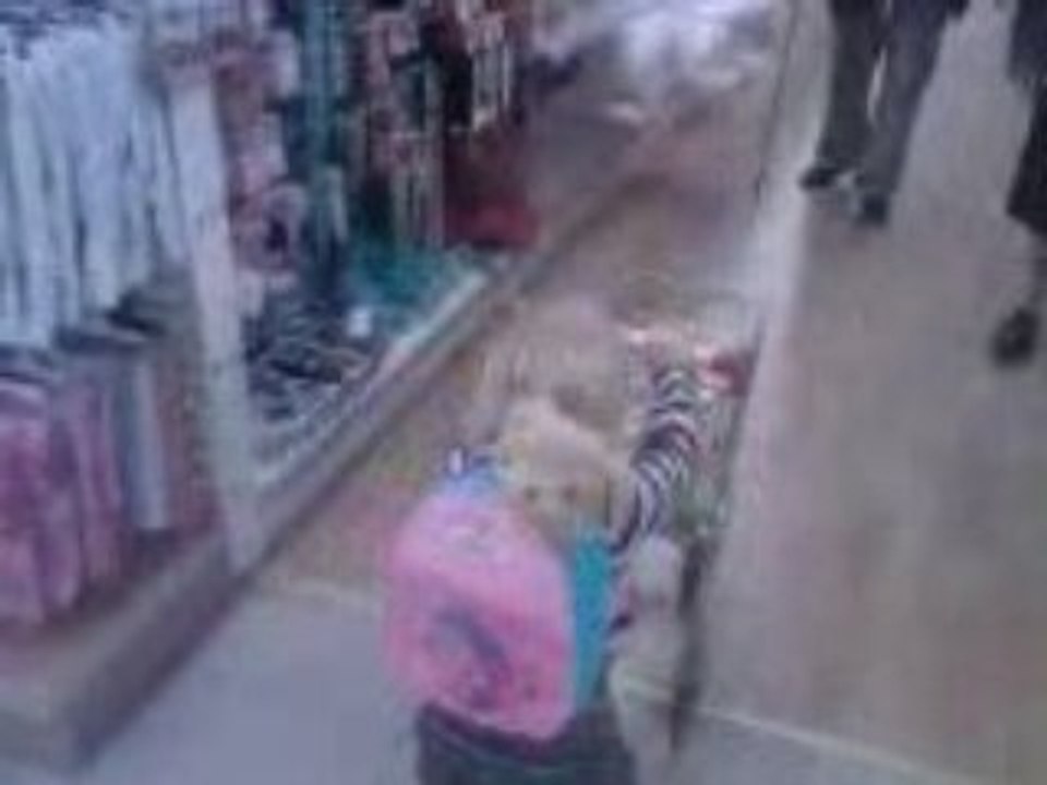 Julia fait ses courses