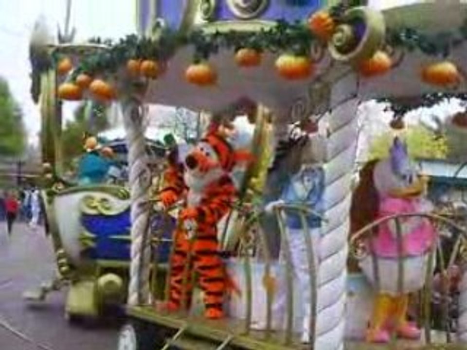 disneyland halloween 2008 le petit train des personnages