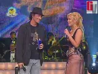 Carlos Alcántara aparece y homenaje del jurado (Bx1S251008)