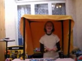 Orlane fait deux tours de magie