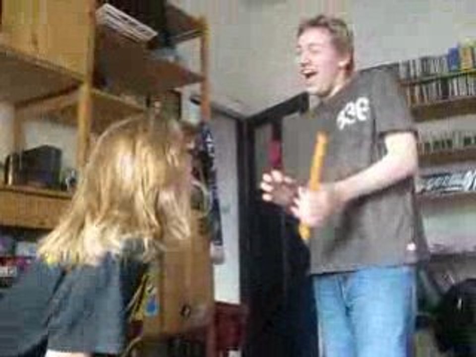 Le rockeur fou qui ne sait jouer de la guitare =)