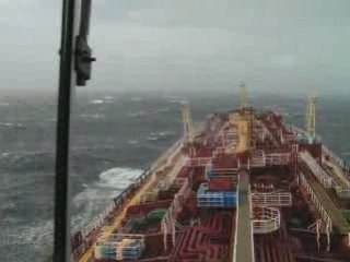 tempete pétrolier - storm oil tanker