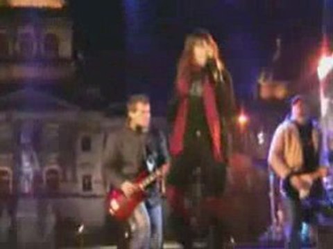 Ewa Farna-live-Ticho