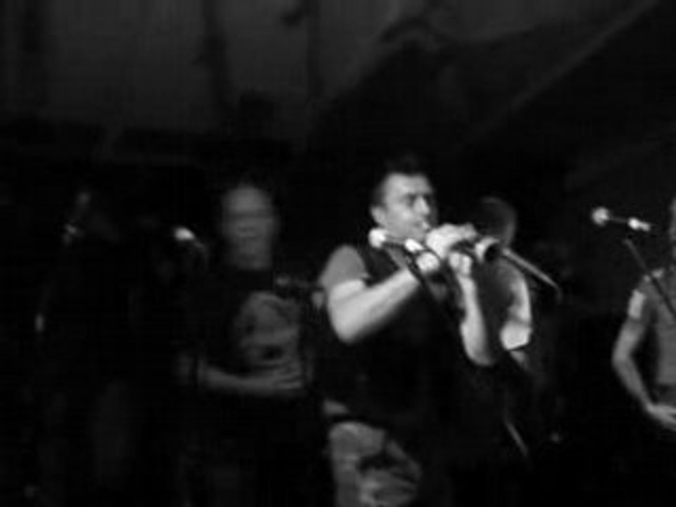 Les Ramoneurs de Menhirs - Dans Gwadek