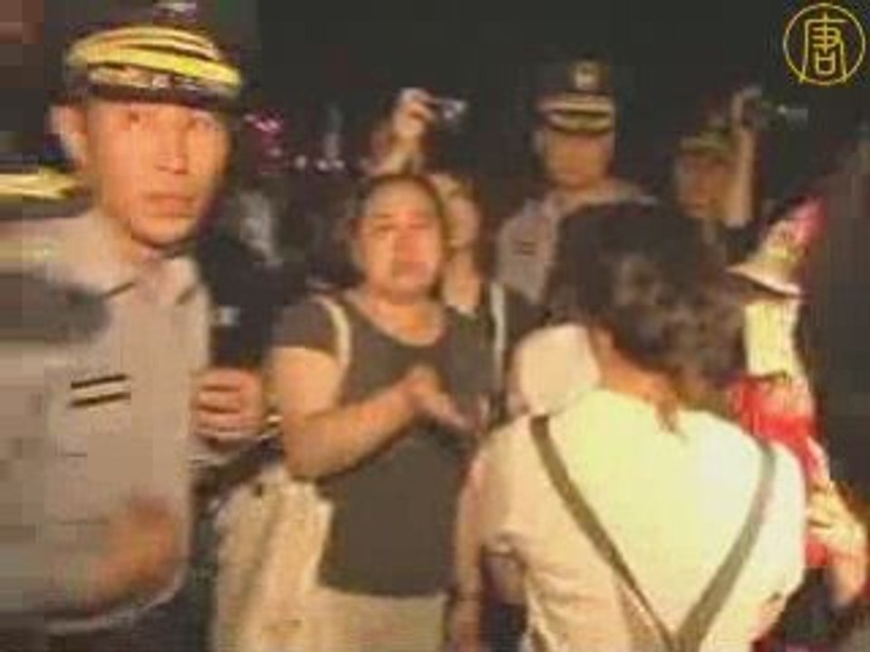 游行民众守夜静坐　过程平和