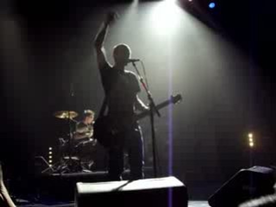 Parcel Bomb // boîte à merde