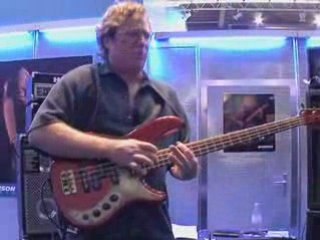 Démo de Stu Hamm sur Hartke (La Boite Noire)