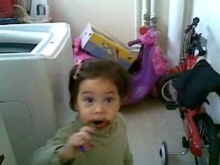 florine VOLEUSE DE NUTELLA