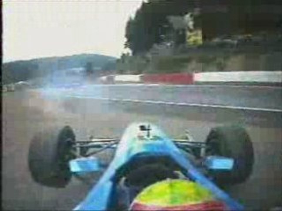 Mark Webber accidenté à Spa en F3000