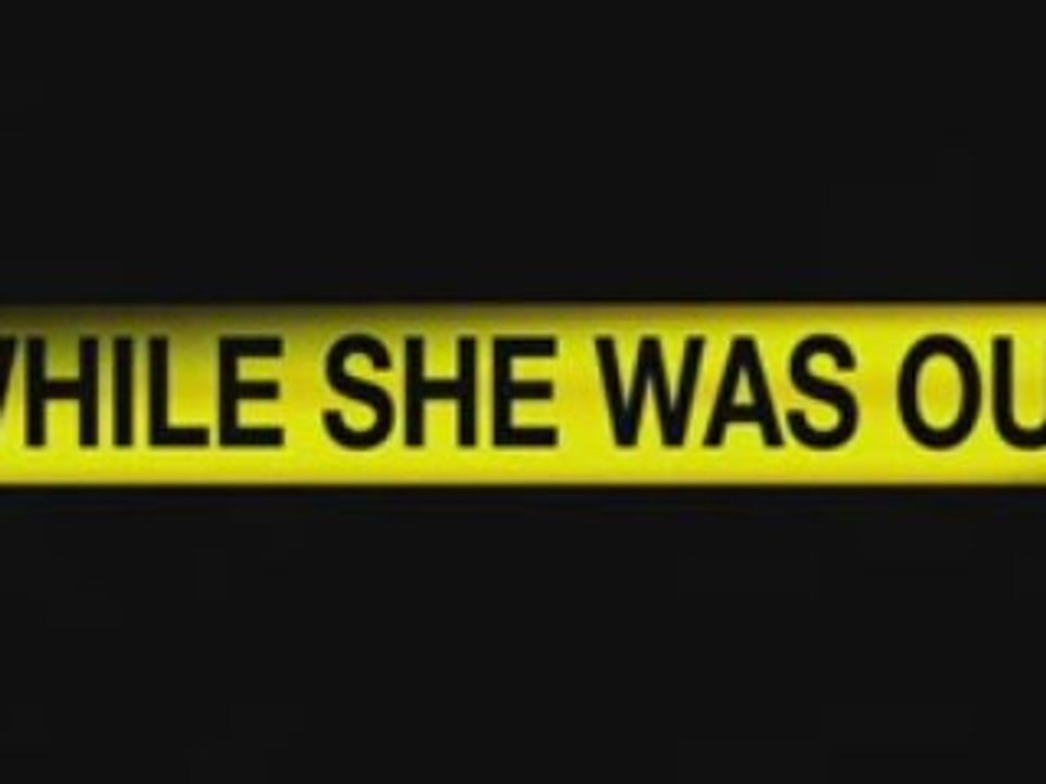 Bande Annonce While She Was Out Red Band Trailer