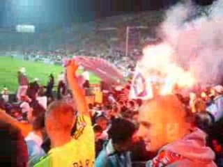 OM - PSG "aux zarmes+ but de valbuena virage sud + fumigene"