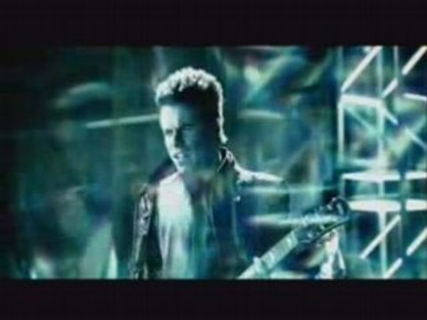 Gripin & Emre Aydın - Sensiz istanbul'a düşmanım