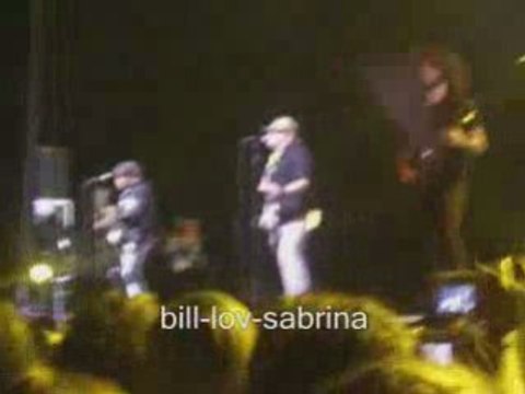 Fall Out Boy concert lille 25-10-08 Joe ramasse ma peluche