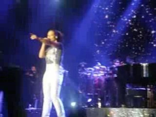 Alicia Keys - No One (Amnéville 25.10.08)