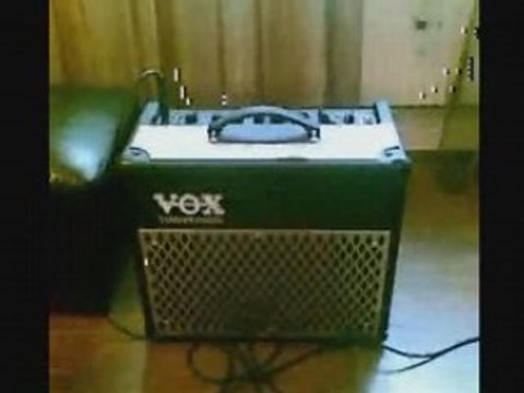 Vends Ampli Guitare Vox Valvetronix AD15VT