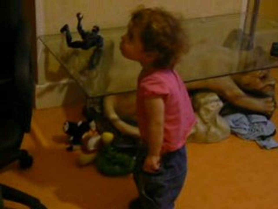 ma miss qui met le pantalon de son frère