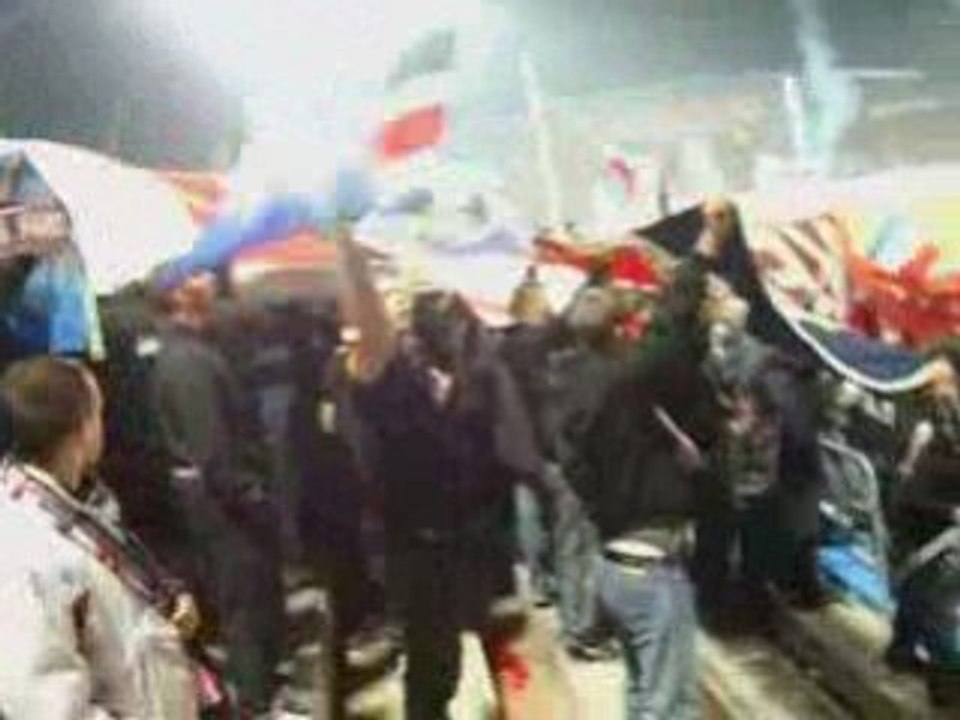 OM PSG- Tifo et fumi