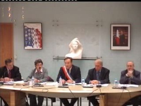 Jean-Michel FOURGOUS annule les Voeux 2009 d'Elancourt