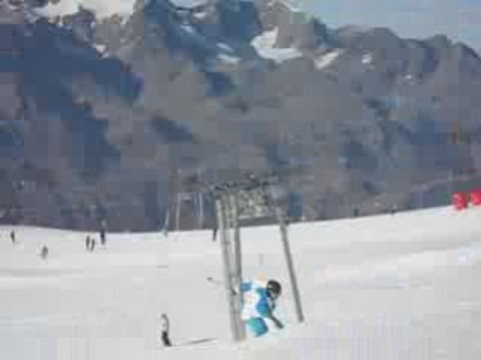 Saut freestyle au Mondial du Freeski 2 Alpes 2008