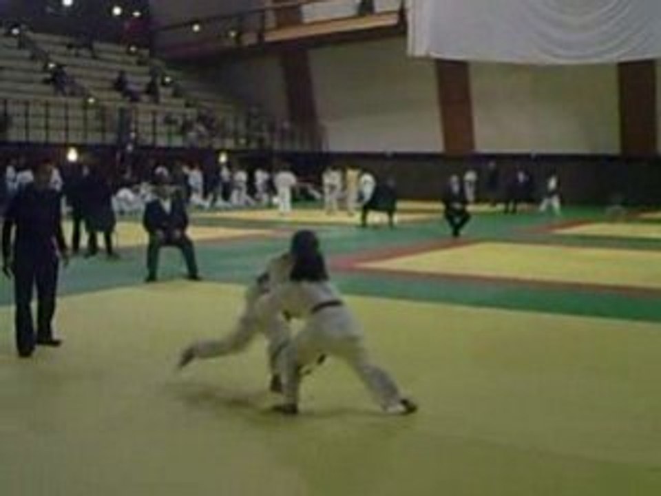 judo et beau combat cours(chui le ptit gars au long cheveux)