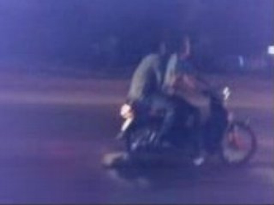 Voiture droit devant!
