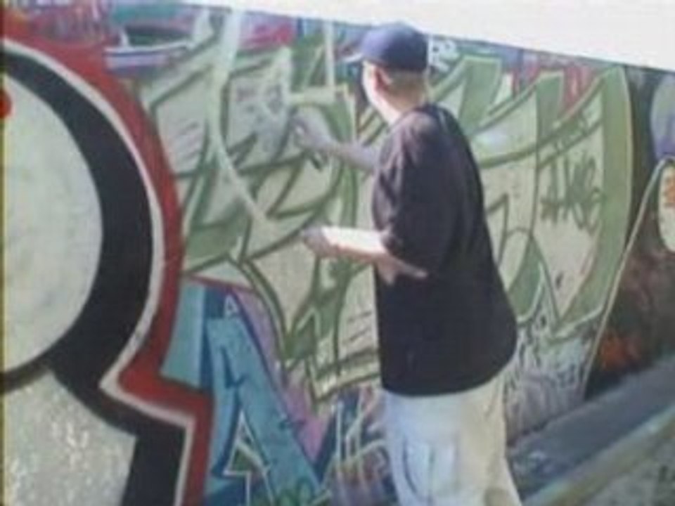 Videos de graffiti - bombardeo - obisecarnepaneplus - 1m36s