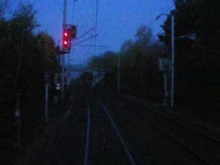 Départ d'un CIC filmé à l'arrière du train