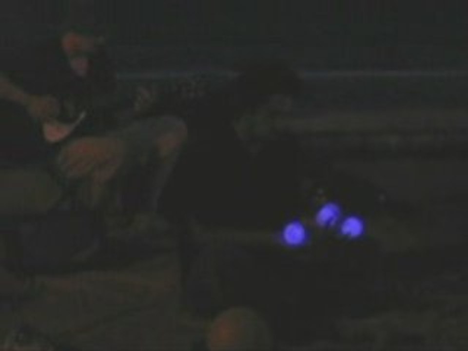 spectacle de rue-jonglage+guitare