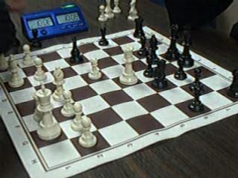 ECHECS : YVES 0 VS 1 GREG (CLASSE B 2008)
