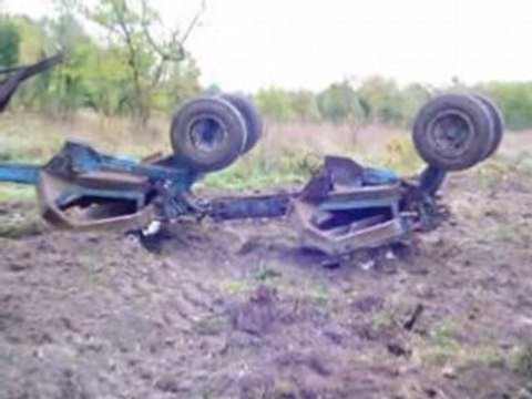Tracteur valtra au débrousalige fôret de landes video1