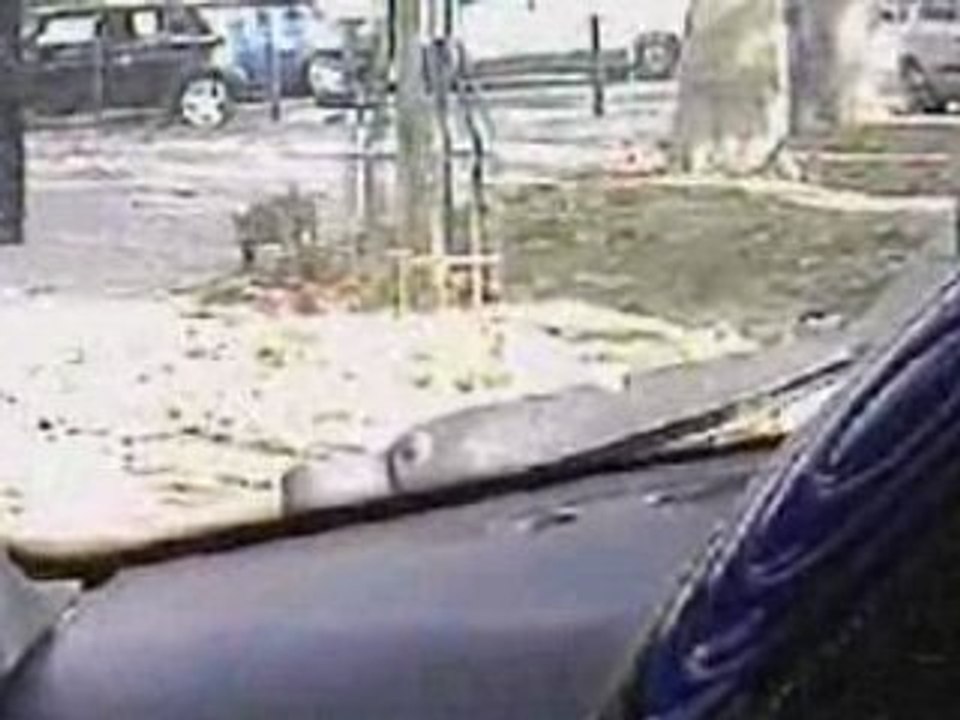 mohamed dans sa voiture