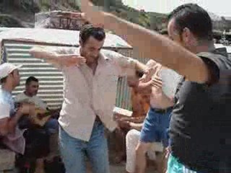 Les mec de BouyaLa à la plage d'Azzefoune