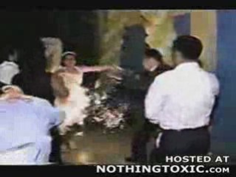 Au feu " vive les mariés"