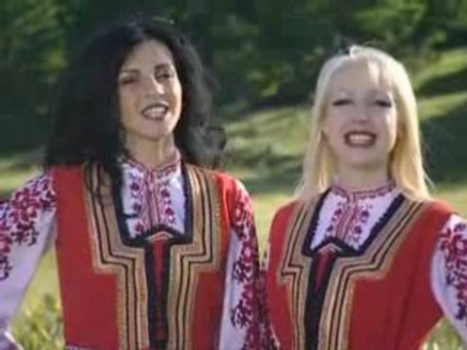Dve zmii se viyat. Vievska Folk Grupa