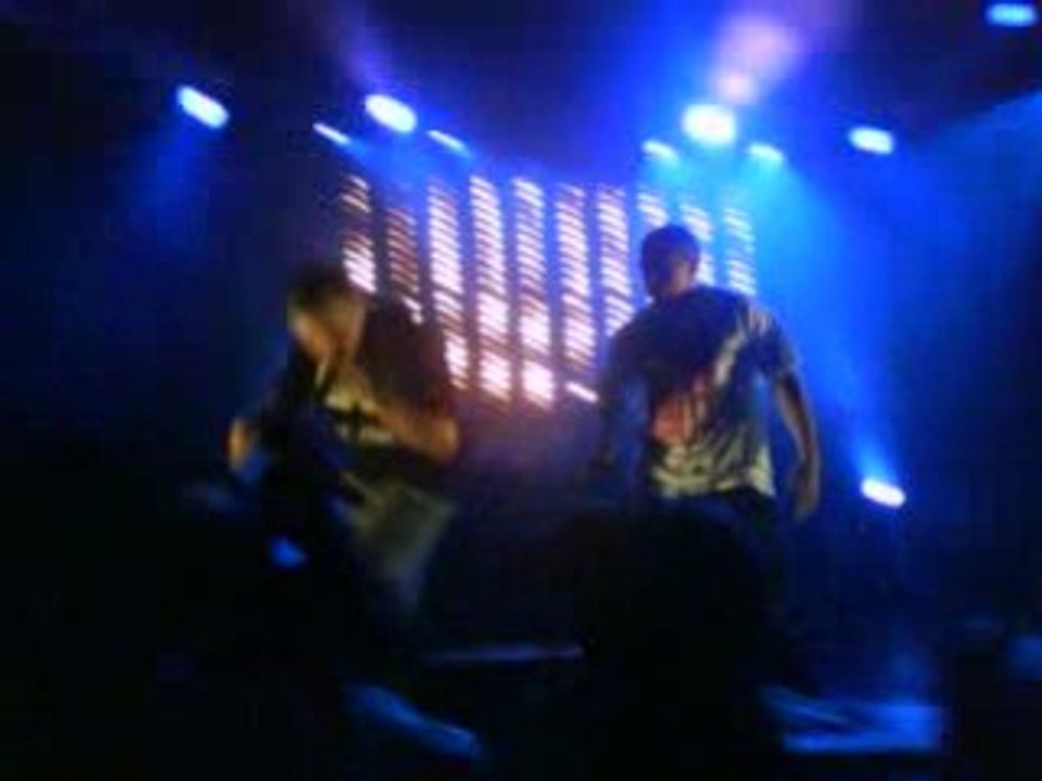 Flynt - 1 pour la plume version live à la vapeur (dijon)